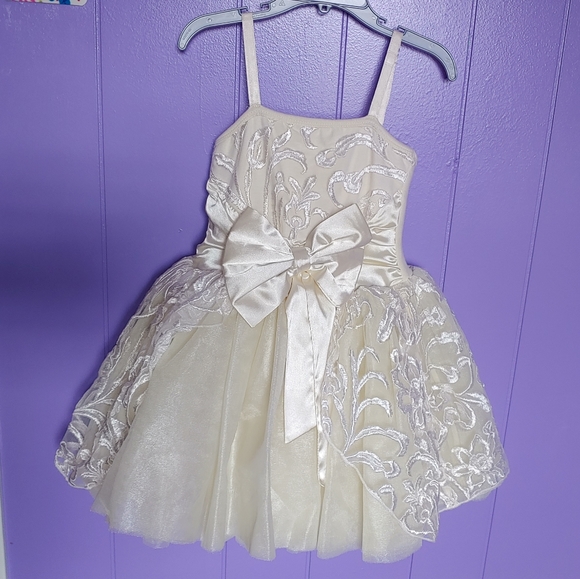 Ooh! La, La! Couture Other - Gorgeous Pale Yellow Princess Dress Very Comfy